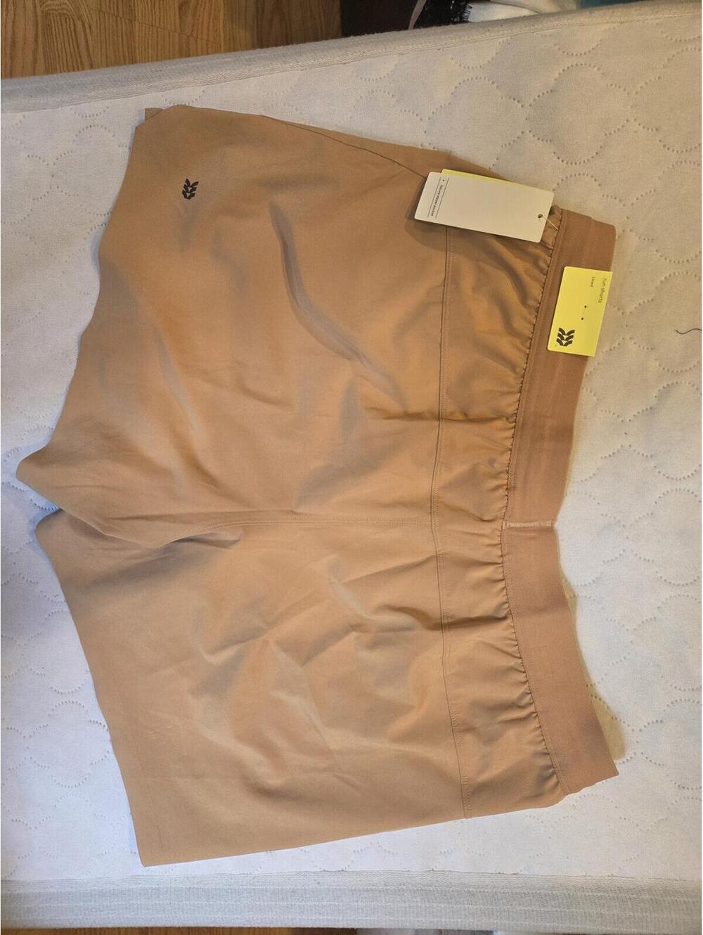 All in motions size xl- Beige Casual Shorts with Elastic Waistband - Picture 6 of 7